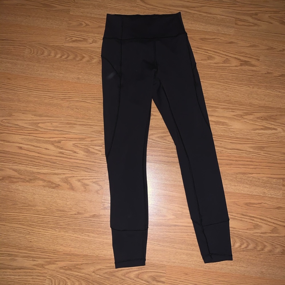 Lululemon in movement everlux black 25” 4